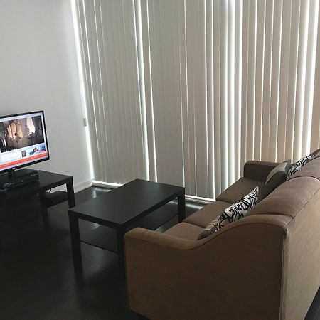 טורונטו Trinity Suites - Condo On York Street מראה חיצוני תמונה