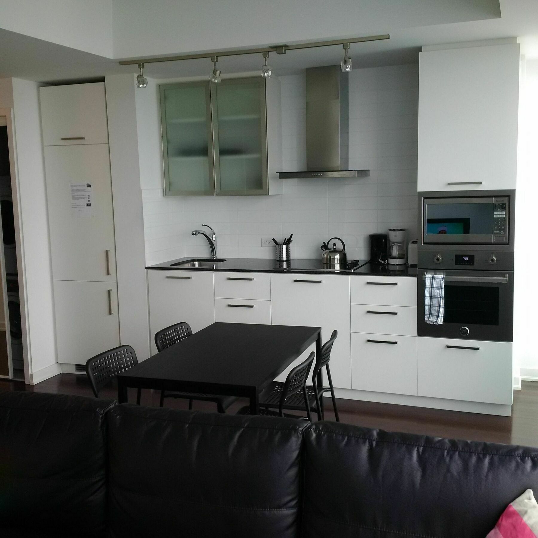 טורונטו Trinity Suites - Condo On York Street מראה חיצוני תמונה