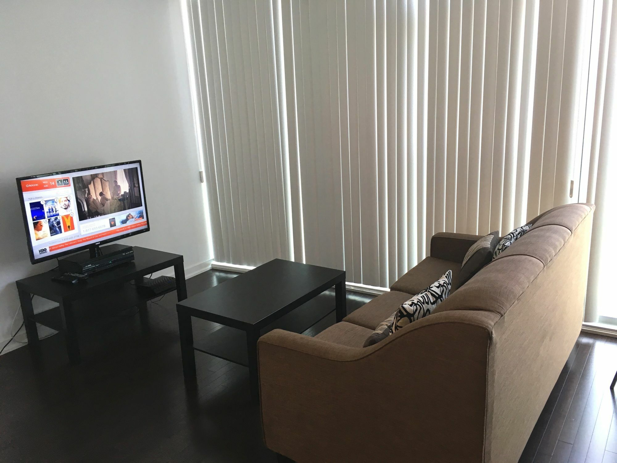 טורונטו Trinity Suites - Condo On York Street מראה חיצוני תמונה